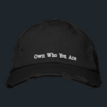 Gorra Bordada Cita motivacional Vintage de Rústico Blanco Negro<br><div class="desc">Cita motivacional personalizada,  gorra de béisbol con bordado blanco y negro rústico. Accesorio lindo y idea de regalo de cumpleaños.</div>