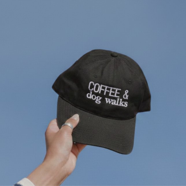 Gorra bordada con café y paseos de perros (Accessorize while showcasing your love for your furry friend with this Dog & Coffee Hat!)