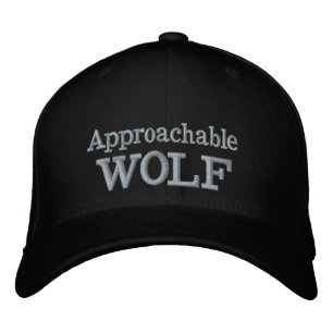 Gorra Bordada con Lobo Accesible