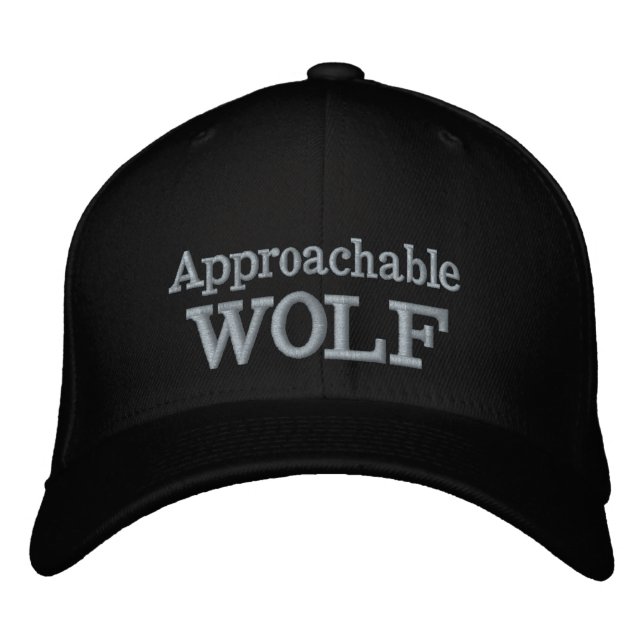 Gorra Bordada con Lobo Accesible (Anverso)