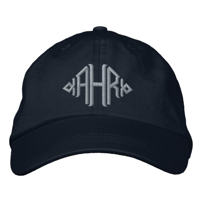Gorra Bordada con Monograma Elegante (Anverso)