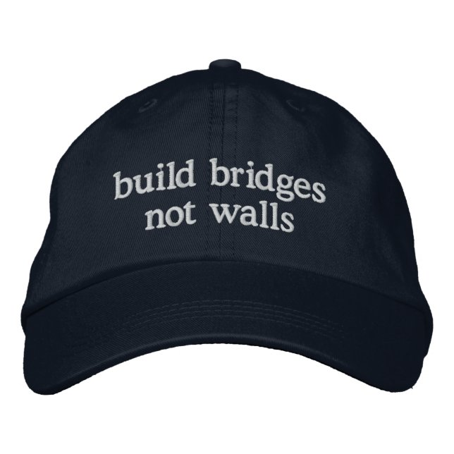 Gorra Bordada Construir puentes no paredes (Anverso)