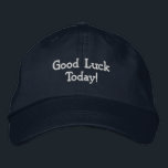 Gorra bordada de la marina - ¡Buena suerte hoy! Go<br><div class="desc">Esta gorra de algodón marino muestra el motivador mensaje "¡Buena suerte hoy!" bordado en un tipo de letra limpio y elegante. La correa ajustable garantiza un ajuste cómodo y uniforme. Hecho a partir de algodón duradero, este gorro combina la practicidad con un toque motivacional, convirtiéndolo en un regalo perfecto para...</div>