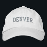 Gorra Bordada DENVER White Cotton<br><div class="desc">DENVER gorra de algodón blanco. ¡Hace un regalo maravilloso para cualquiera que ame Colorado! Si prefiere tener su texto personal, simplemente seleccione el botón "Personalizar esta plantilla" para introducir su elección de texto personalizado. El bordado también es personalizable a otras opciones de color seleccionando el botón de la herramienta "Editar...</div>