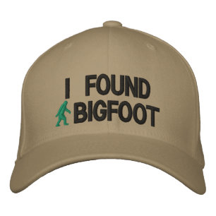 Gorra Bordada Encontré un pie grande