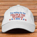 Gorra Bordada Felon y Hillbilly Funny Trump Vance 2024<br><div class="desc">Cita graciosa de Trump Vance 2024. Donald Trump 2024, voy a votar por el criminal convicto y la ladrona. ... Divertido gorra de citas de memes para el padre, esposo, amigo o cualquiera de los partidarios de JD Vance y Trump hace una declaración audaz. ¡Trump 2024 con estrellas rojas blancas...</div>