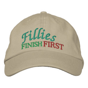 Gorra Bordada Fillies Finish PRIMER - Carreras de caballos por S