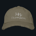 Gorra Bordada Futuro Novia Personalizada Señora Futuro Guión Ros<br><div class="desc">Celebre a la futura novia con esta gorra de béisbol bordada personalizada, con "Señora" en guión rosa. Este accesorio elegante y divertido es perfecto para fiestas de despedida de soltera, fiestas de soltera o como un regalo considerado para la futura novia. El diseño personalizado añade un toque personal, lo que...</div>