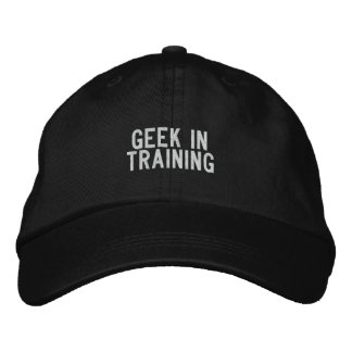 Gorra Bordada Geek en entrenamiento