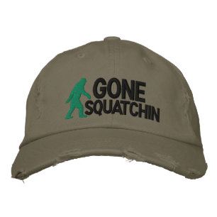 Gorra Bordada Gone Squatchin con el logo de bigfoot