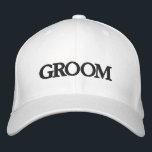 Gorra Bordada Groom negro y elegante boda de moda<br><div class="desc">Boda de moda elegante en blanco y negro Groom con gorro de béisbol bordado. Disponible en muchos colores y opciones</div>