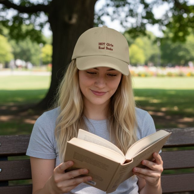 Gorra Bordada Hot Girls Read Books in Khaki (Subido por el creador)