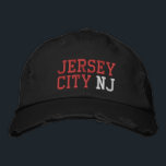 Gorra Bordada JERSEY CITY NJ Blanco rojo sobre el estilo de cose<br><div class="desc">Bordados rojos y blancos de JERSEY CITY NJ sobre gorra de algodón de estilo vintage con angustia negra. El bordado es el personalizable a otras opciones de color al seleccionar el botón de la herramienta "Editar diseño". También está disponible la opción para seleccionar la elección del color gorra en la...</div>