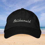 Gorra Bordada La Boda gris, la dama de honor Bachelorette<br><div class="desc">Regale sus damas de honor con esta elegante gorra con la palabra "dama de honor" bordada en color gris/plateado,  cursiva elegante que iría bien con un esquema similar de color de fiesta nupcial. Seleccione el color gorra que desee. ¡Ideal para las fiestas de soltera también!</div>