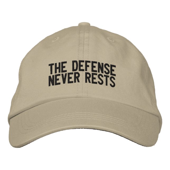 Gorra Bordada La defensa nunca descansa (Anverso)