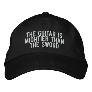 Gorra Bordada la guitarra es más poderosa que la espada