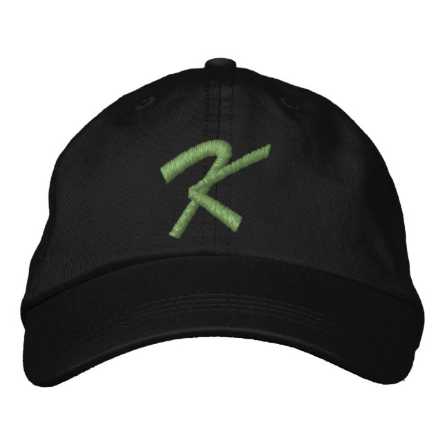 Gorra Bordada Letra benigna monograma K inicial (Anverso)