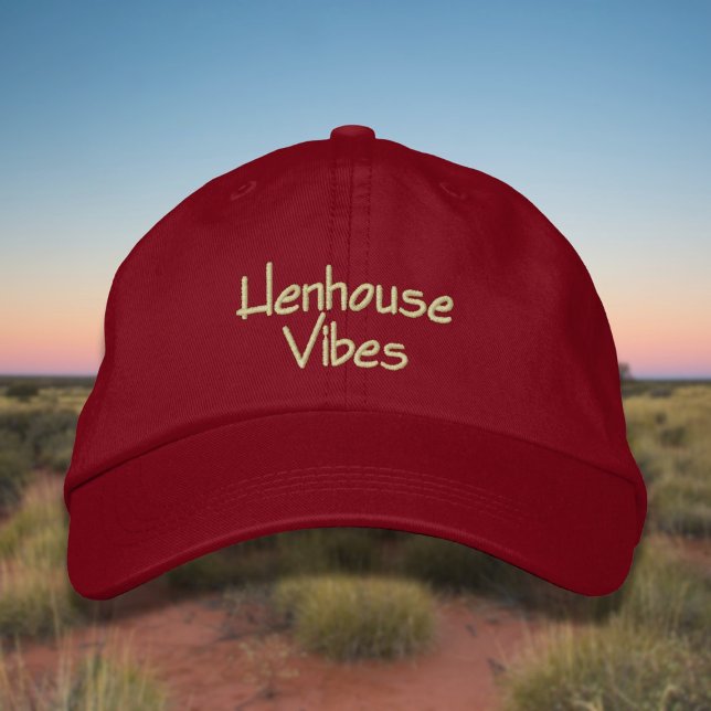 Gorra Bordada Letras Granja de Gallinas en amarillo claro (Subido por el creador)