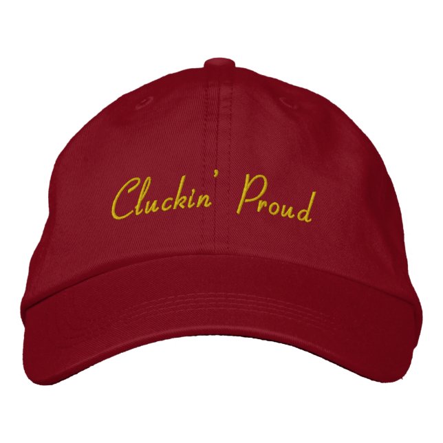 Gorra Bordada Lettering Cluckin’ Proud in Gold (Anverso)