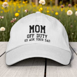 Gorra Bordada Mamá sin servicio simple Personalizado de tipograf<br><div class="desc">Mom Off Duty Simple Modern Typography Personalizado Embroidered Baseball Cap presenta el sencillo texto moderno bordado "Mamá,  fuera de servicio,  vete a preguntar a tu papá Perfect como un regalo para mamá para el Día de la Madre,  Navidades,  cumpleaños y más. Creado por Evco Studio www.zazzle.com/store/evcostudio</div>