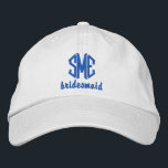 Gorra Bordada Matrimonio personalizado de la dama de honor Monog<br><div class="desc">Sorprenda a sus damas de honor con esta genial gorra de béisbol que incluye su monograma de 3 letras y la palabra dama de honor de abajo. La imagen de arriba es un capuchón caqui con texto azul real, pero puedes cambiar fácilmente el tapón y los colores del texto para...</div>