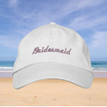 Gorra Bordada Mauve Boda Bridesmaid<br><div class="desc">Regale a sus damas de novios con este elegante gorro con la palabra "dama de honor" bordada en una cursiva elegante de color malva que iría bien con un esquema similar de color de fiesta nupcial. Seleccione el color gorra que desee. ¡Ideal para las fiestas de soltera también!</div>