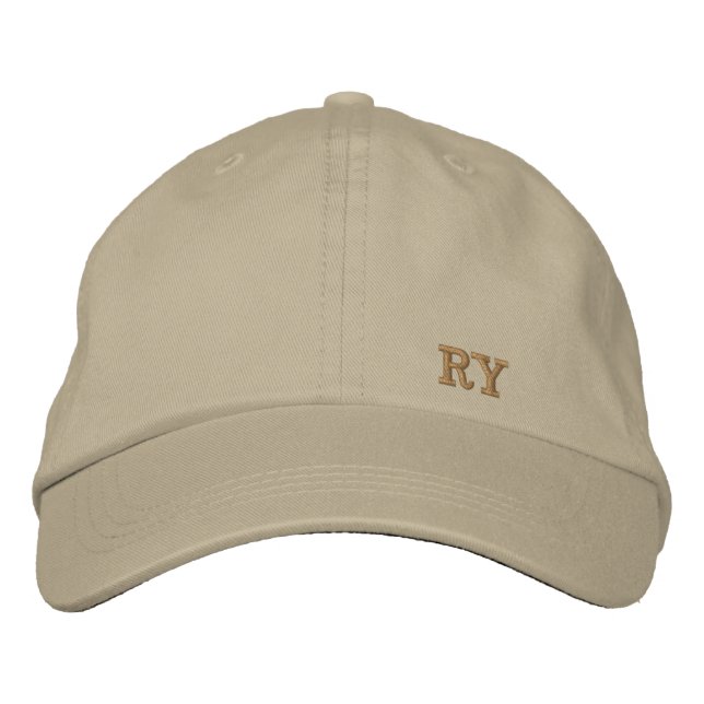 Gorra Bordada Minimalist Khaki Initial Embroidered Hat (Anverso)
