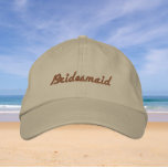 Gorra Bordada Mocha Boda Bridesmaid Bachelorette<br><div class="desc">Regale a sus damas de honor con esta elegante gorra con la palabra "dama de honor" bordada en una elegante cursiva de color mocha a la moda que iría bien con un esquema similar de color de fiesta nupcial. Seleccione el color gorra que desee. ¡Ideal para las fiestas de soltera...</div>
