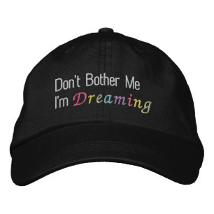 Gorra Bordada No me molestes, estoy soñando