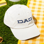 Gorra Bordada Personalizado de tipografía moderna de Guay simple<br><div class="desc">Dad Simple Guay Modern Typography Personalizado Embroidered Baseball Cap presenta el sencillo y moderno texto bordado "Dad". Perfecto como regalo para papá por el Día del Padre,  Navidades,  cumpleaños y más. Creado por Evco Studio www.zazzle.com/store/evcostudio</div>