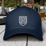 Gorra Bordada Personalizado de tipografía moderna y simple de pa<br><div class="desc">Dad Simple Modern Typography Personalizado Embroidered Baseball Cap presenta el sencillo y moderno texto bordado "Dad". Perfecto como regalo para papá por el Día del Padre,  Navidades,  cumpleaños y más. Creado por Evco Studio www.zazzle.com/store/evcostudio</div>