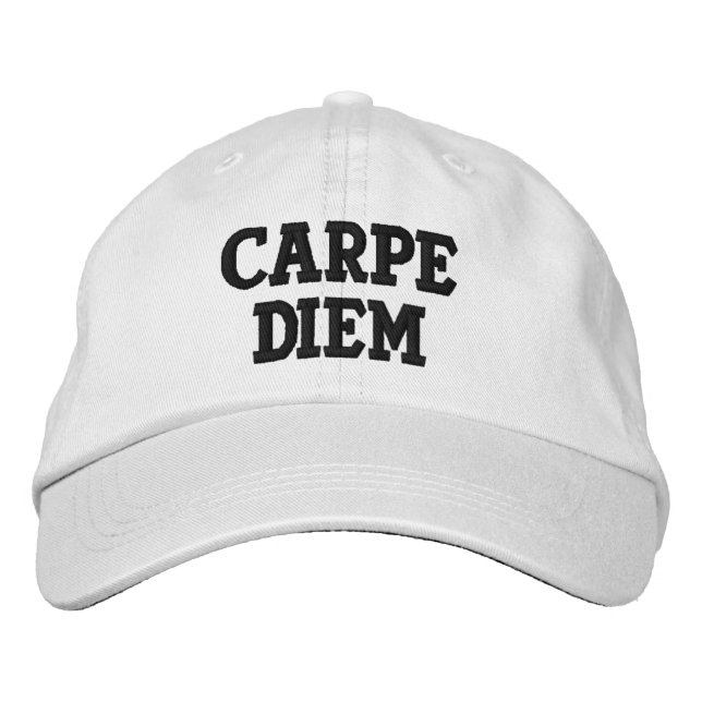 Gorra Bordada "Seize the Day" Carpe Diem (Latín) (Anverso)