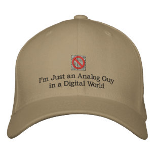 Gorra Bordada Soy solo un tipo análogo en un mundo digital