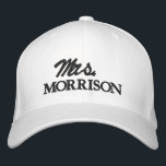 Gorra Bordada Sra. Apellido blanco y negro lindo<br><div class="desc">Moda Sra Apellido lindo guión blanco y negro Embroidered Cap Béisbol Disponible en muchos colores y opciones</div>