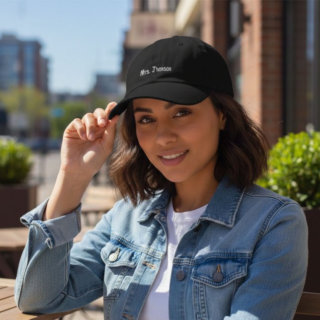 Gorra Bordada Sra. Nombre Personalizado regalo de boda regalo de (Subido por el creador)