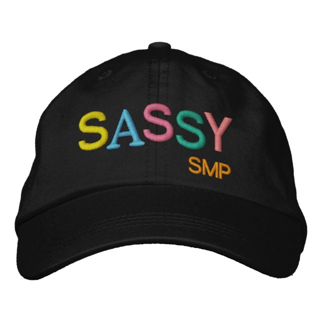 Gorra Bordada Tapón SASSY por SRF (Anverso)