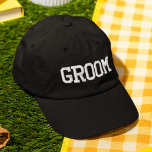 Gorra Bordada Tipografía moderna simple de boda personalizada pa<br><div class="desc">La gorra de béisbol bordada Tipografía moderna simple de boda personalizada para novio presenta el texto bordado simple moderno "Novio". Perfecta como regalo para el novio para su luna de miel o despedida de soltero. Creado por Evco Studio www.zazzle.com/store/evcostudio</div>