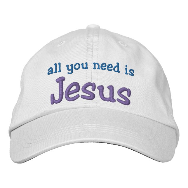 Gorra Bordada Todo lo que necesitas es Jesús (Anverso)