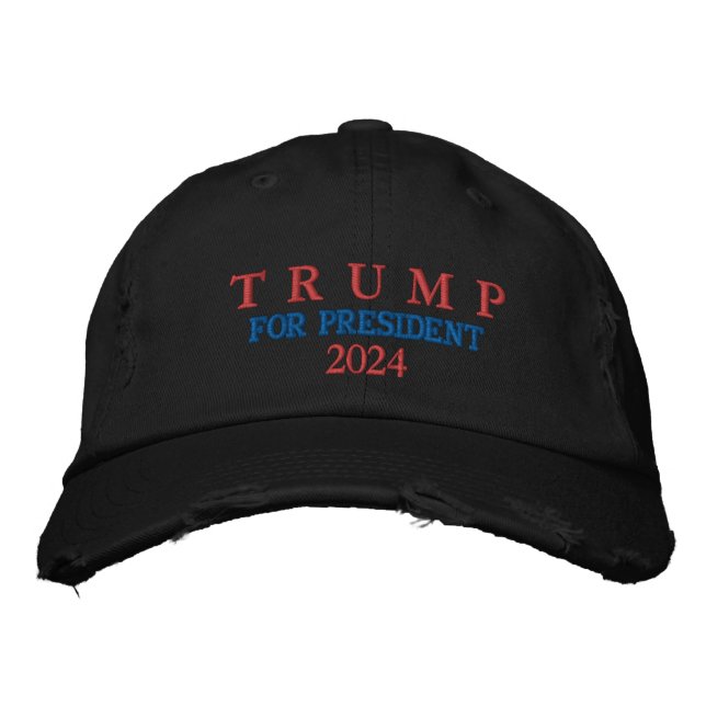 GORRA BORDADA TRUMP POR PRESIDENTE 2024 ENFRENTA A CHINO CAP (Anverso)