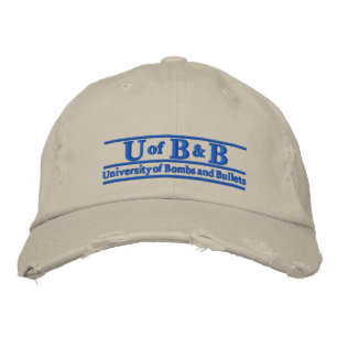 Gorra Bordada Universalidad de bombas y balas