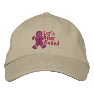 Gorra Bordada Vamos a ser horneados dice Gingerbread Man en rosa