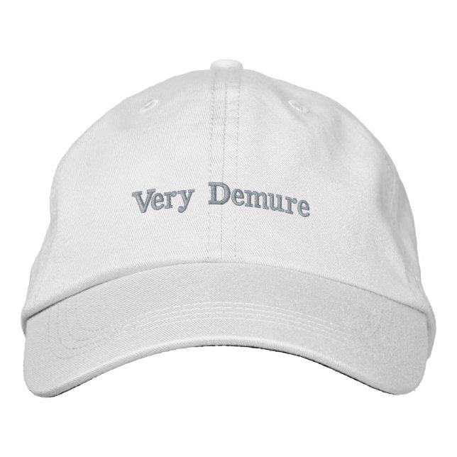 Gorra Bordada Vey Demure Baseball Cap (Anverso)