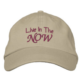 Gorra Bordada Viva en el Now inspirador