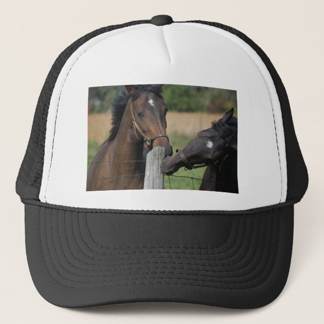 Gorra De Camionero 2 caballos masticando una valla (Anverso)