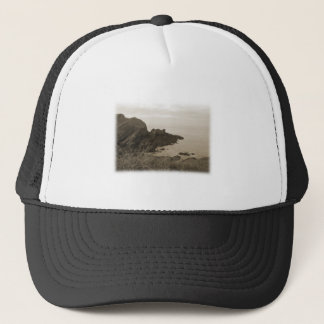 Gorra De Camionero Acantilados en color de la sepia. En el fondo
