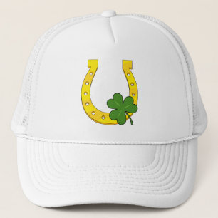 Gorra De Camionero Afortunada Herradura Dorada con Shamrock on White