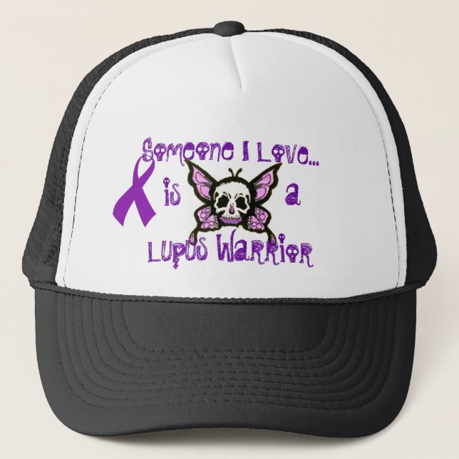 Gorra De Camionero Alguien amor de I… es un guerrero del lupus (Anverso)