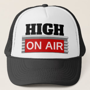 GORRA DE CAMIONERO ALTO EN EL AIRE (2)
