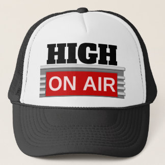 GORRA DE CAMIONERO ALTO EN EL AIRE (2)