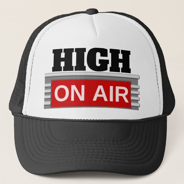 GORRA DE CAMIONERO ALTO EN EL AIRE (2) (Anverso)